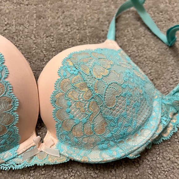 Victoria’s Secret Dream Angels Push Up Bra 32B.. - Picture 2 of 3